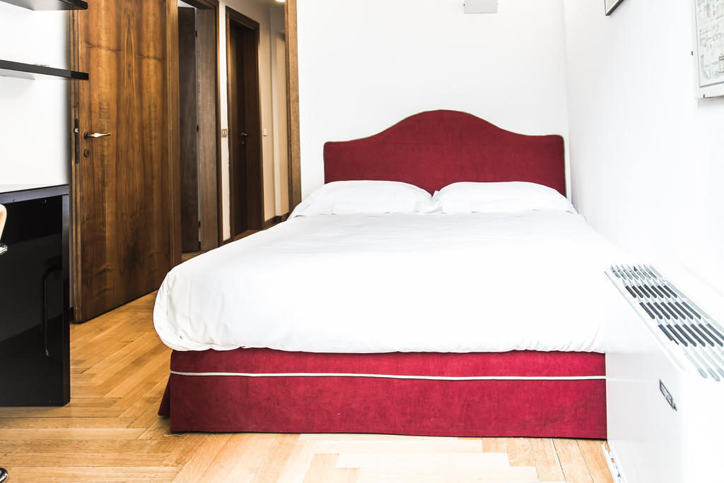 San Maurilio Apartments Milan Room photo