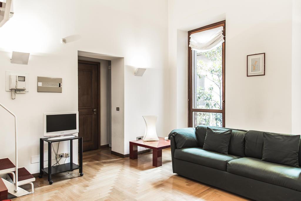 San Maurilio Apartments Milan Room photo